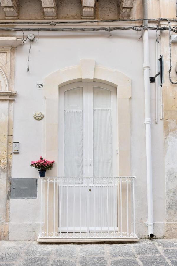 Casa Contini Rosa Apartamento Noto Exterior foto